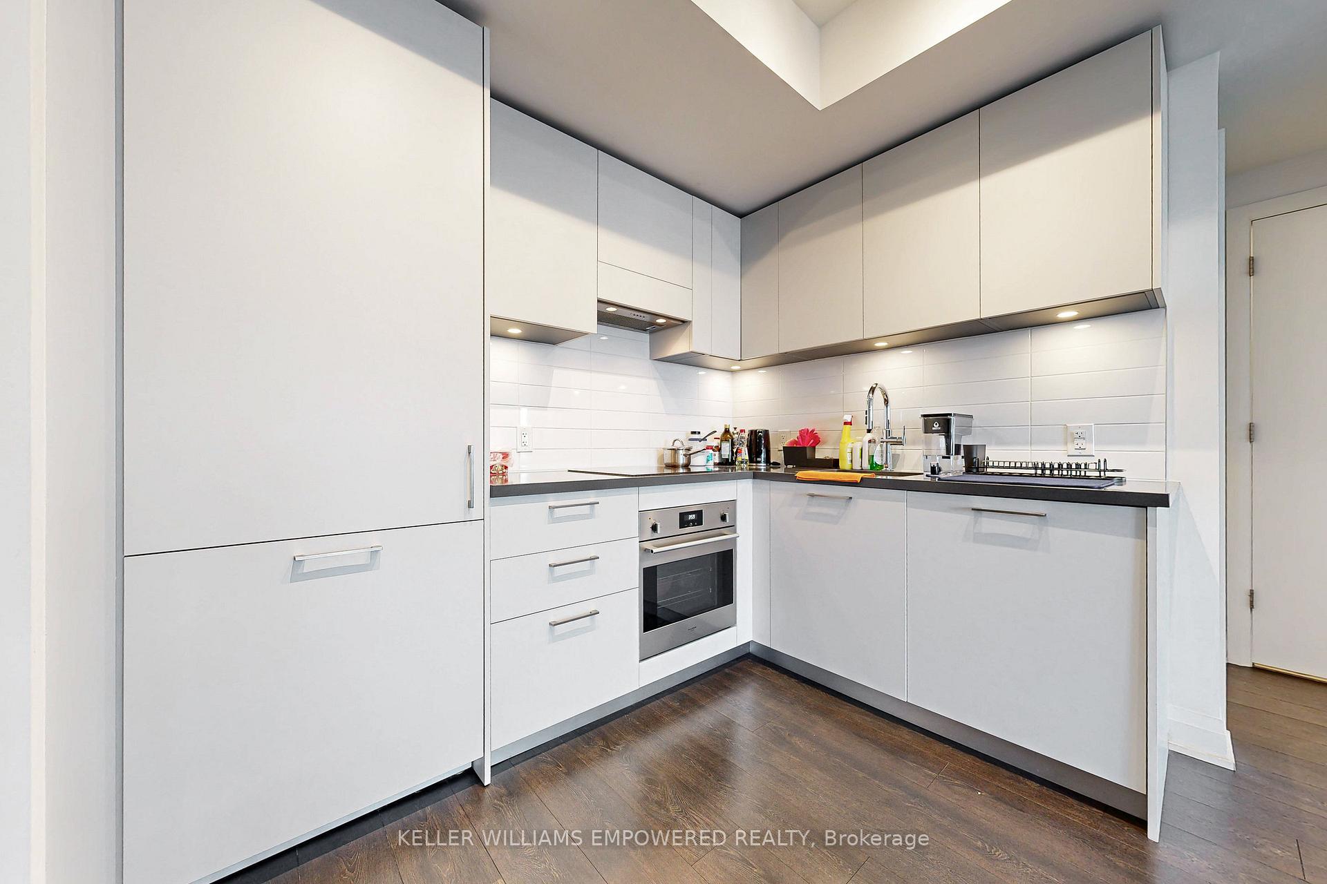 1 Bedroom Condo at 33 Frederick Todd, Toronto For sale