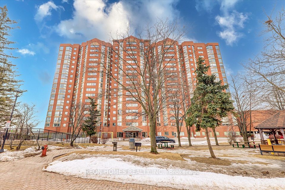 2466 Eglinton