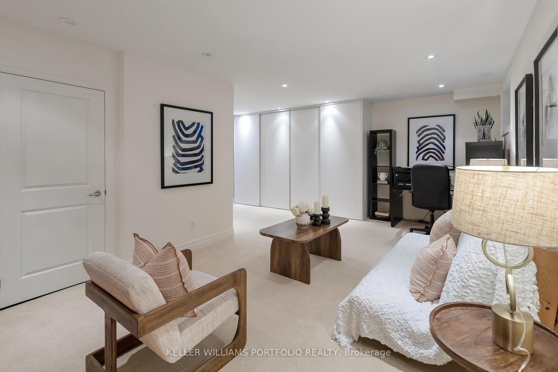 3 Bedrooms Condo at 365 Roehampton, Toronto For sale