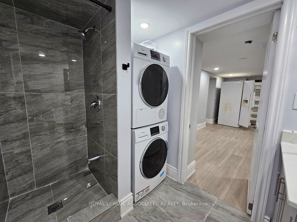 https://trreb-image.ampre.ca/IeIXtocnkgS4kZpu1H2w1UC4IUCThudul7Pquxl1Vfk/rs:fit:960:960/wm:.5:so:0:50:.4/wmsh:10/wmt:PHNwYW4gZm9yZWdyb3VuZD0nd2hpdGUnIGZvbnQ9JzY4Jz5ST1lBTCBMRVBBR0UgQVNTT0NJQVRFUyBSRUFMVFksIEJyb2tlcmFnZTwvc3Bhbj4/L3RycmViL2xpc3RpbmdzLzQwLzY2Lzc1LzQyL3AvNTM0ZTkxZjktNjA0My00NWFiLThlYjktYTQzMjFiNTZmZTRjLmpwZw.jpg