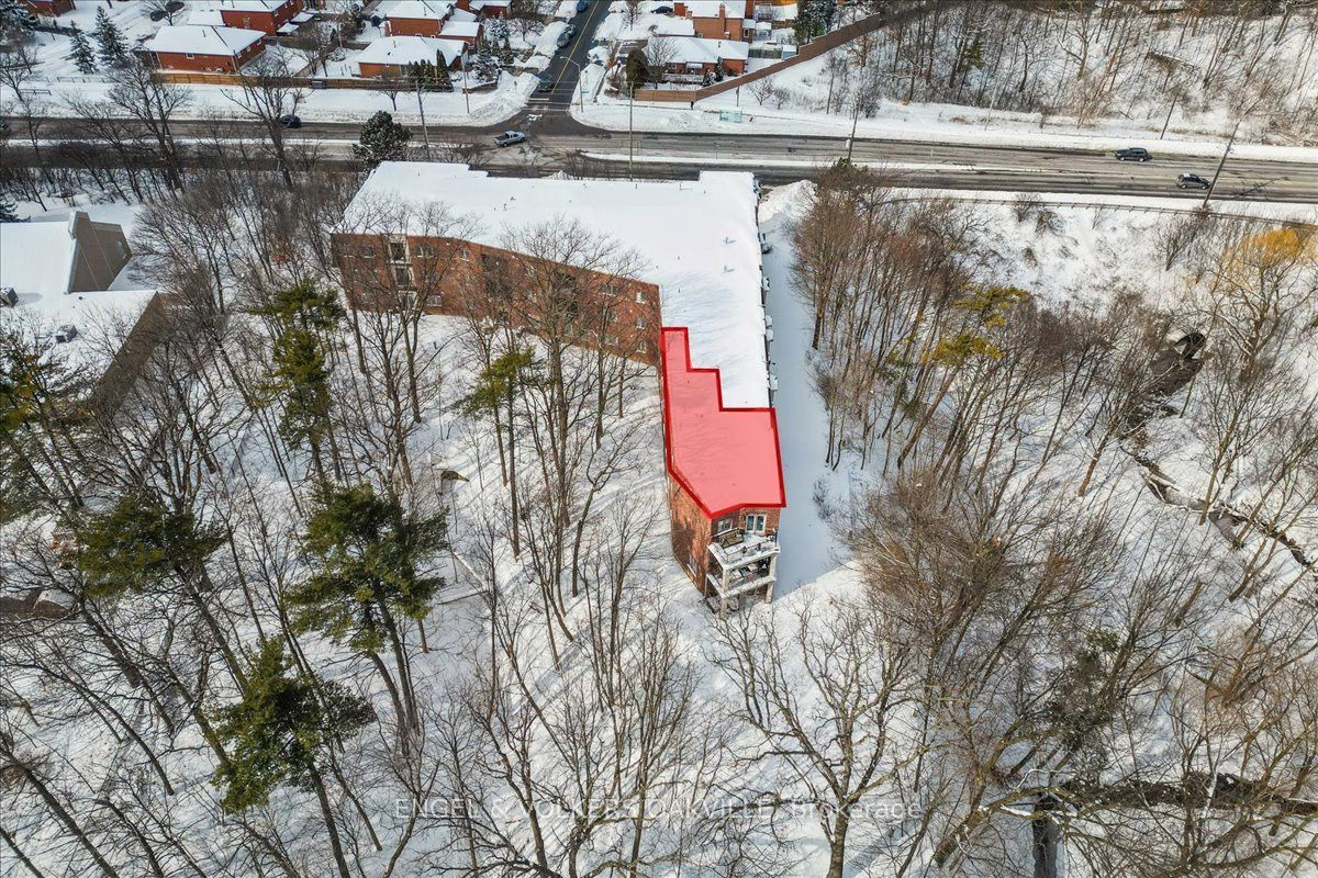 390 Upper Middle Road E, #306