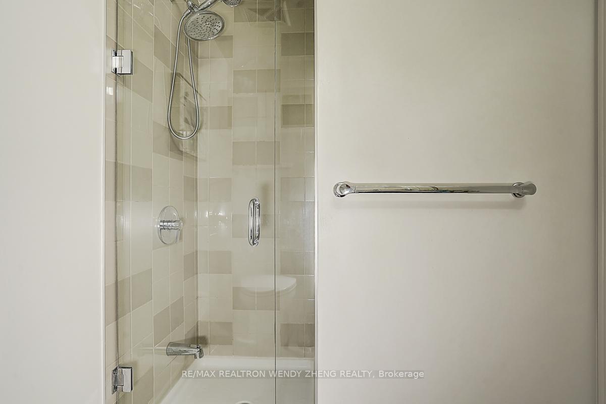 2 Bedrooms Condo at 52 Forest Manor, Toronto For sale