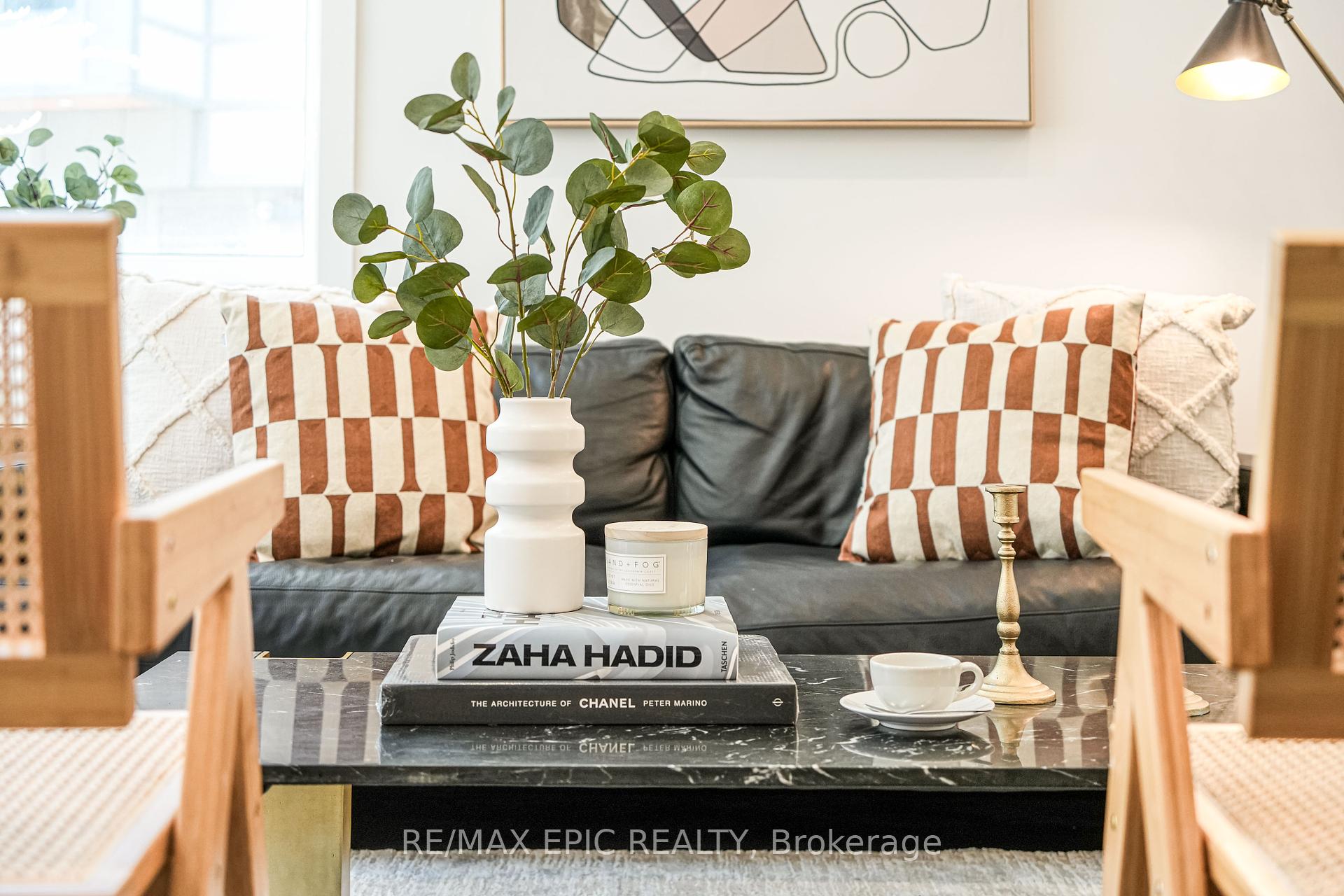 3 Bedrooms Condo at 165 Pears, Toronto For sale