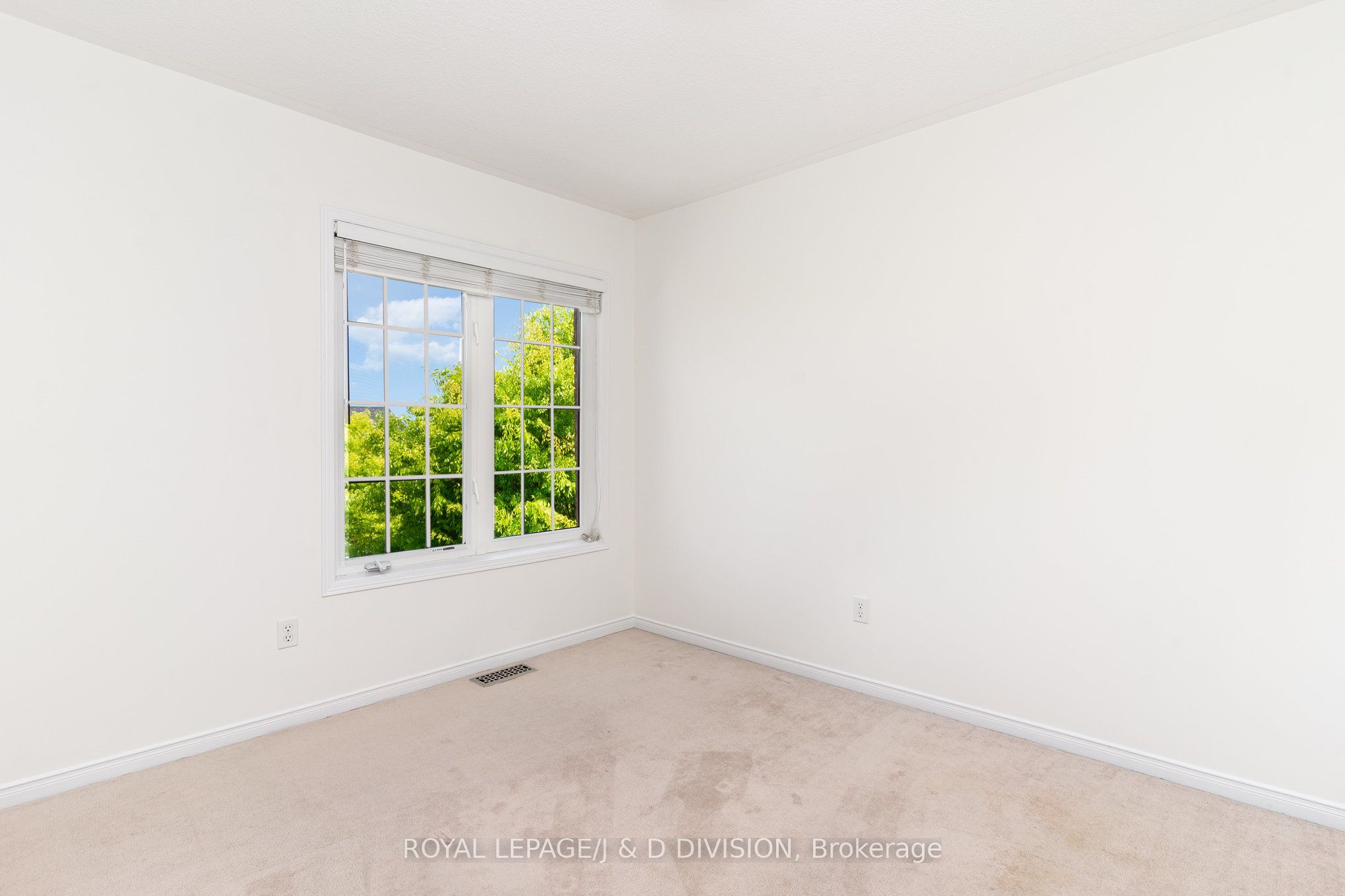 8 John Allan Cameron Street