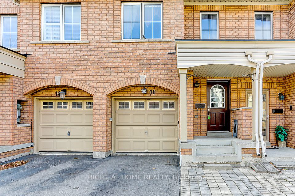 16 Pat Brooks Terrace, Toronto, ON M1P 5G6