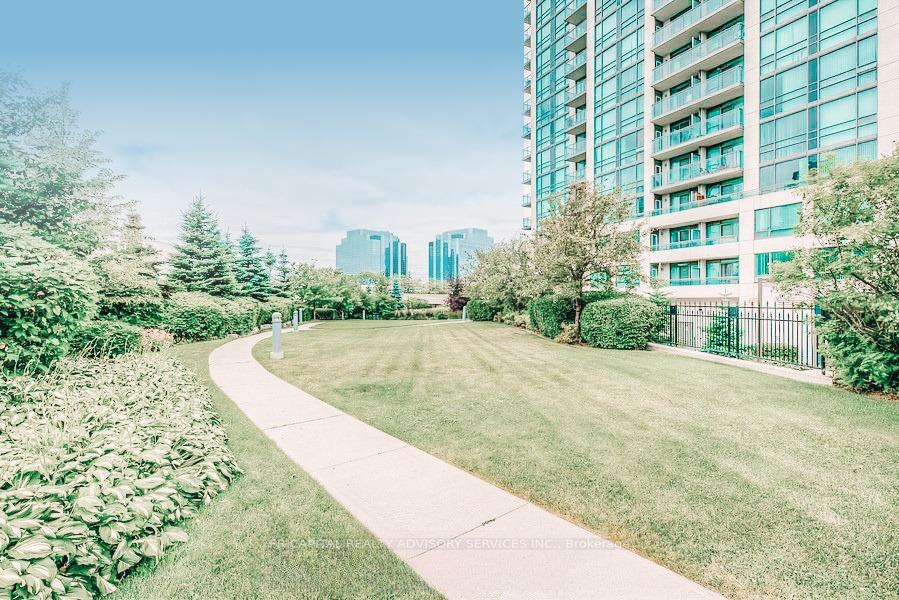 2 Bedrooms Condo at 68 Grangeway, Toronto For sale
