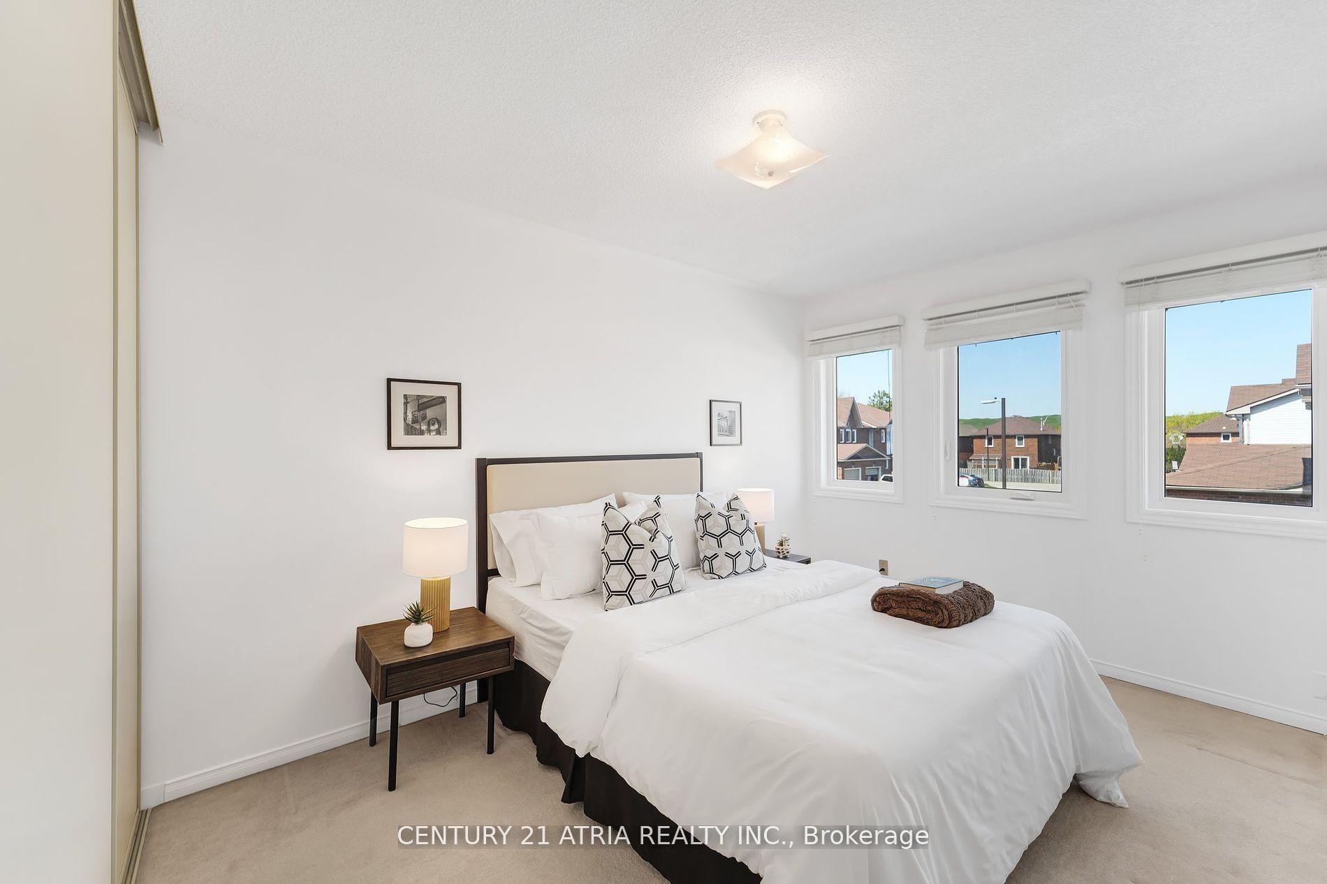 3 Bedrooms Condo at 1485 Torrington, Mississauga For sale