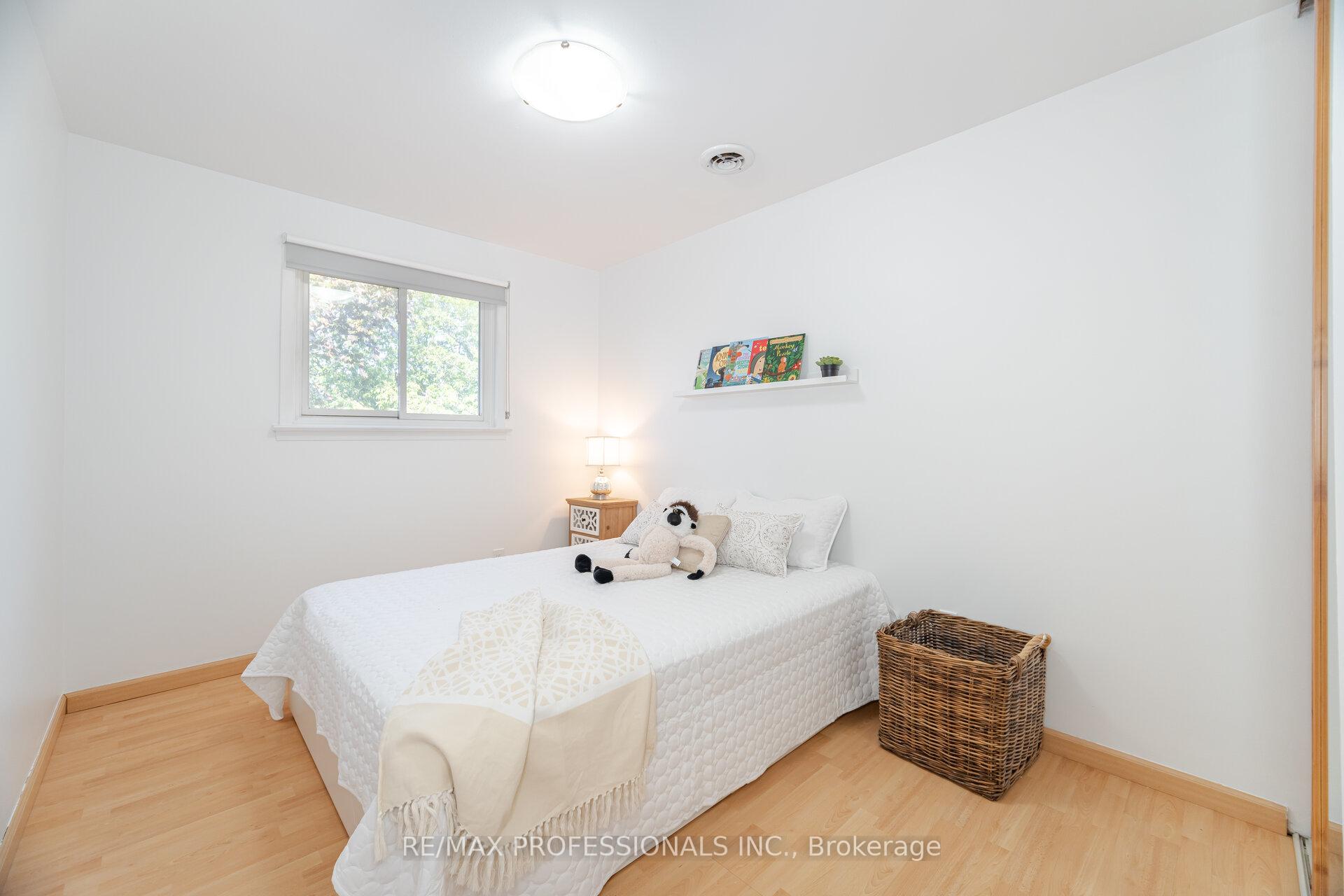 3 Bedrooms Condo at 582 Renforth, Toronto For sale