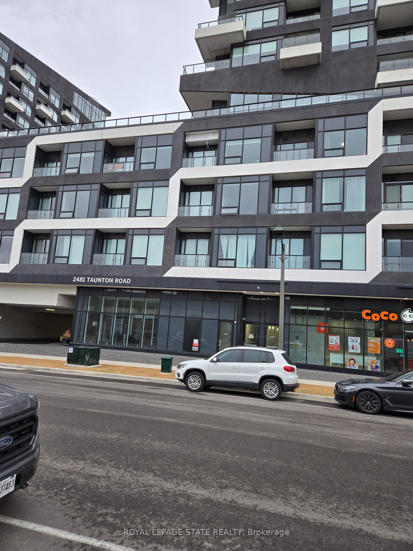 2 Bedrooms Condo at 2481 Taunton, Oakville For sale