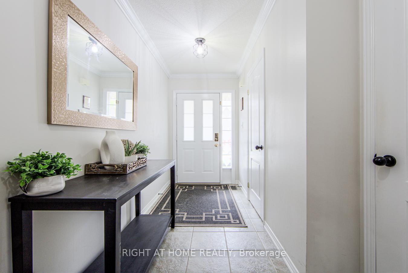 3 Bedrooms Condo at 7 Southside, Hamilton For sale