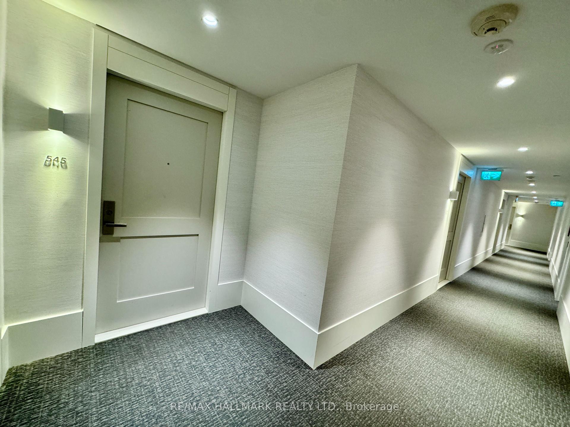 2 Bedrooms Condo at 26 Gibbs, Toronto For sale
