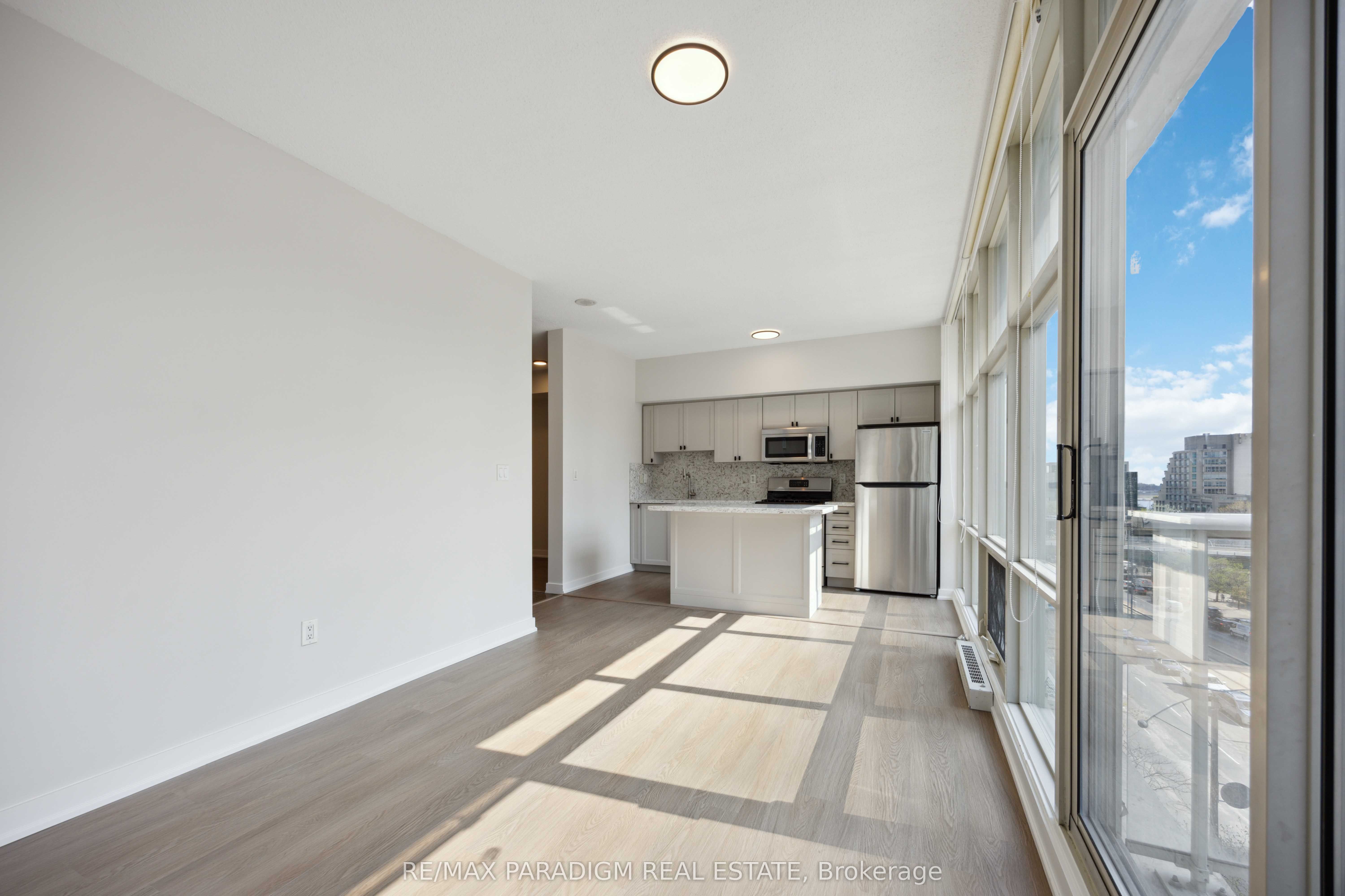 9 Spadina Avenue, #611