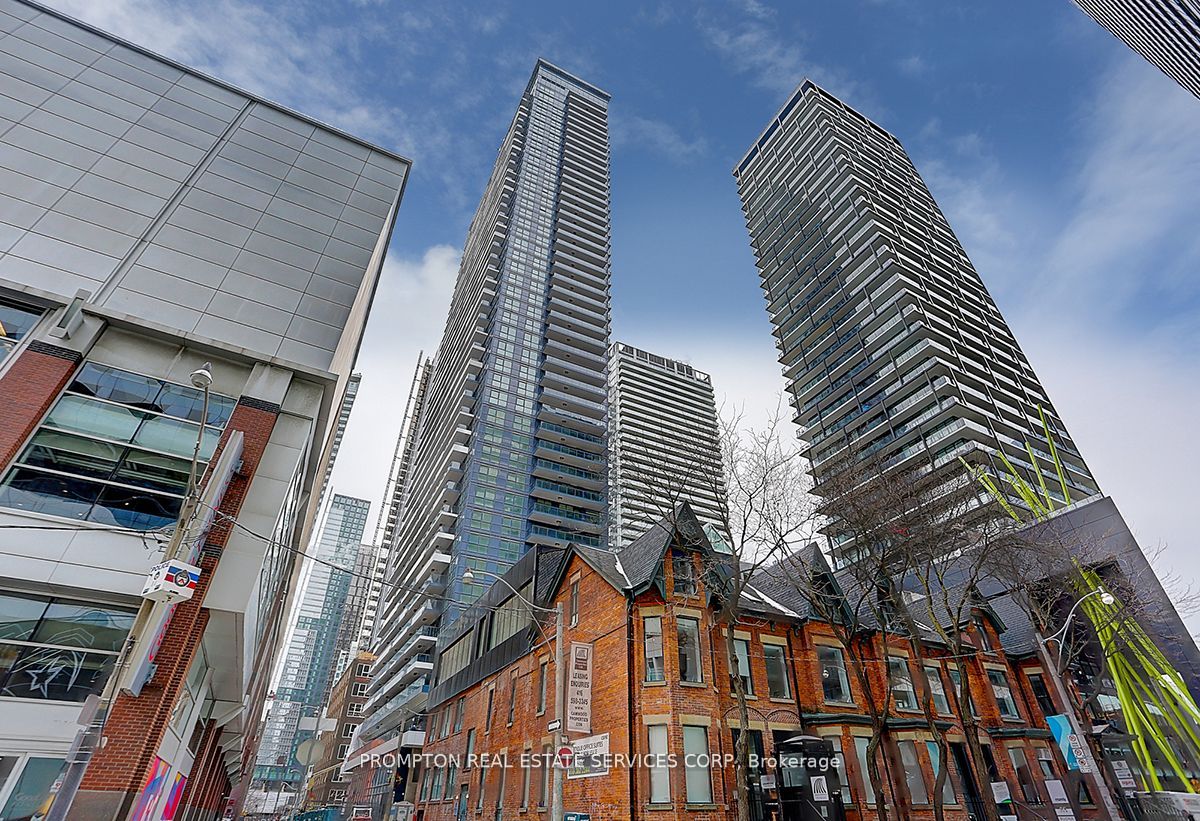38 Widmer Street, #1111