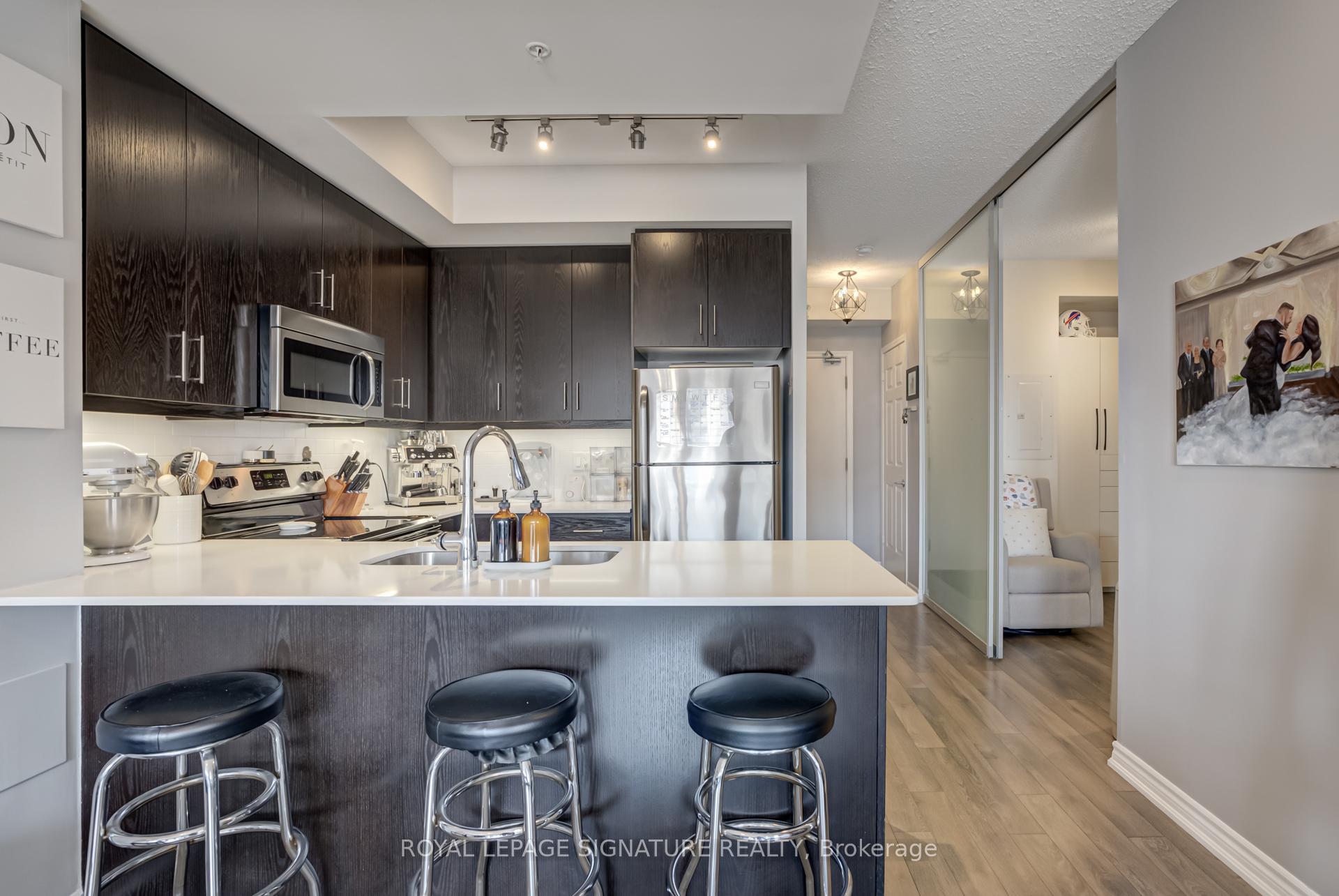 2 Bedrooms Condo at 15 James Finlay, Toronto For sale