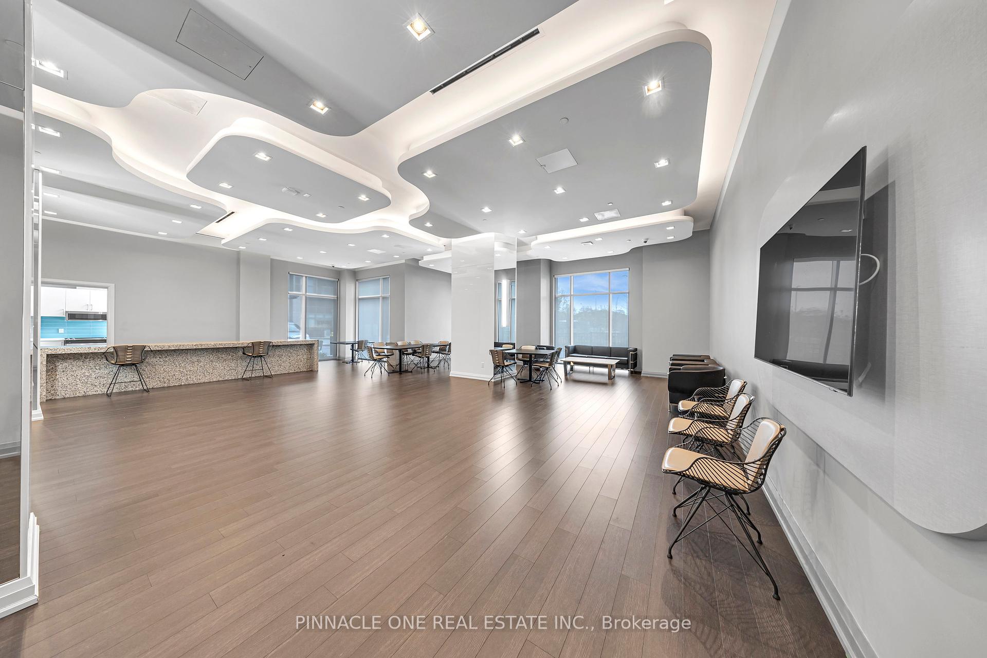 2 Bedrooms Condo at 30 Meadowglen, Toronto For sale