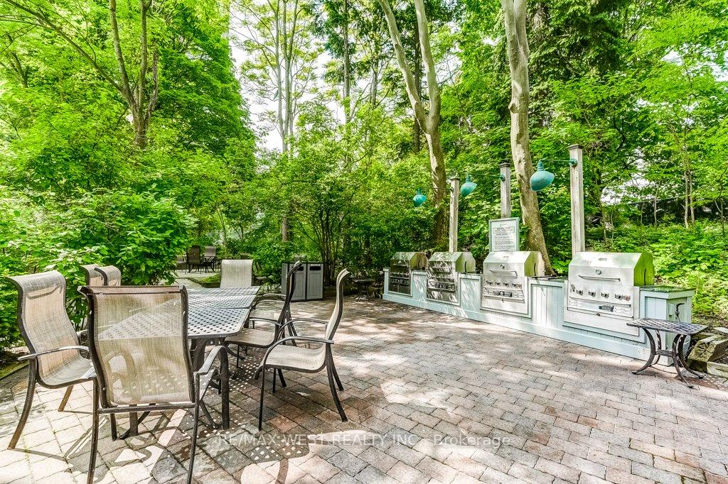 3 Bedrooms Condo at 2000 Islington, Toronto For sale