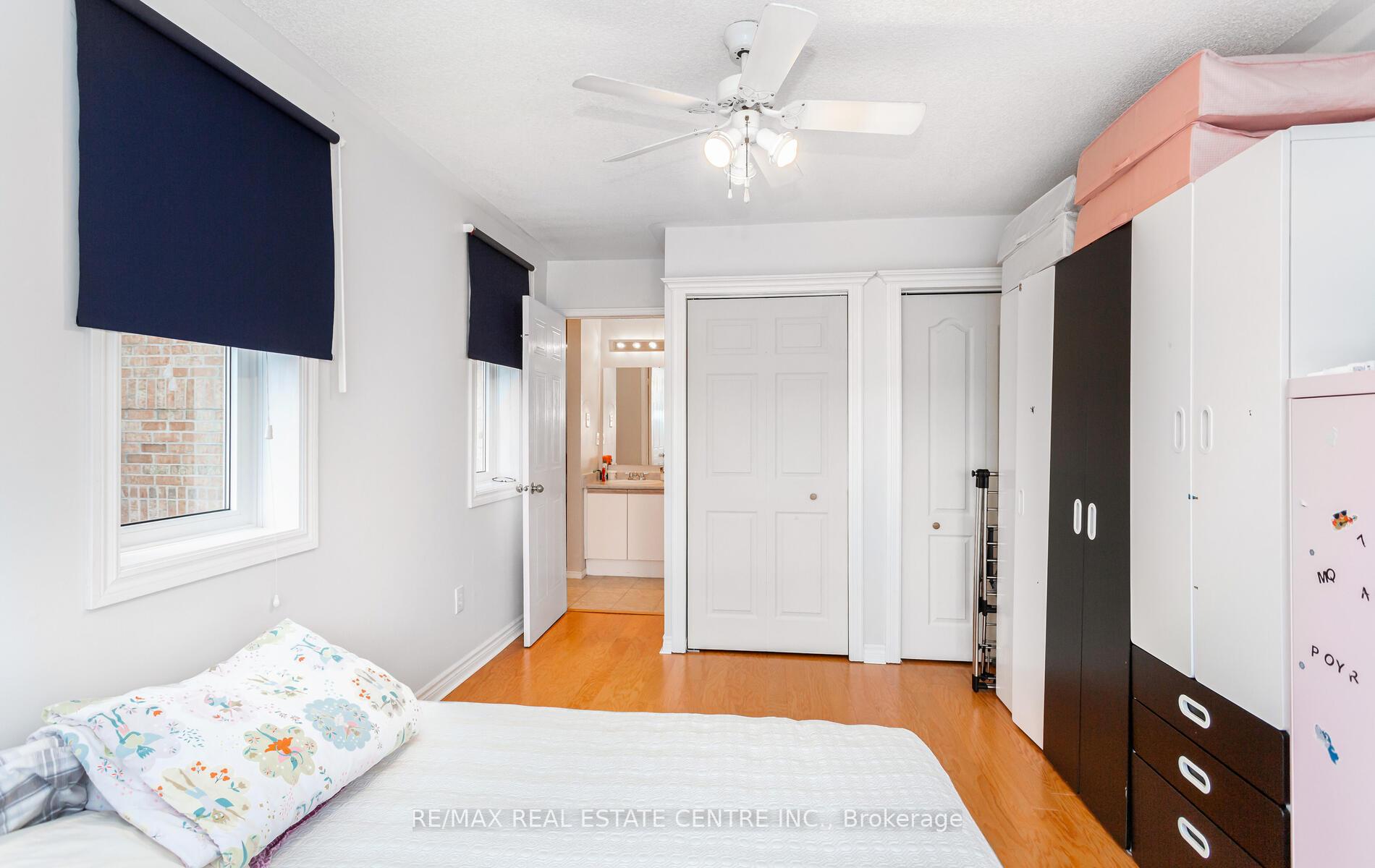 3 Bedrooms Condo at 45 Bristol,  Mississauga For sale