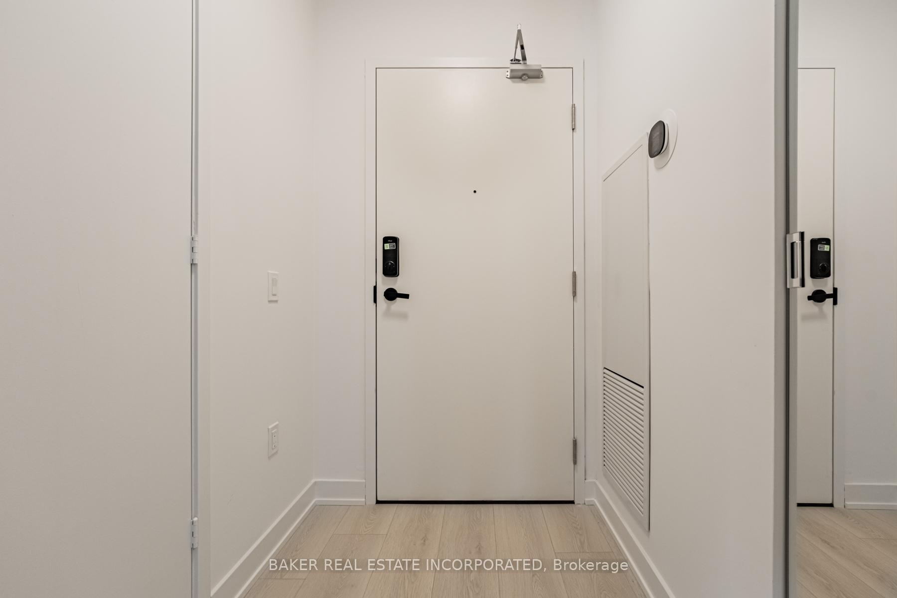 4 Bedrooms Condo at 3883 Quartz,  Mississauga For sale