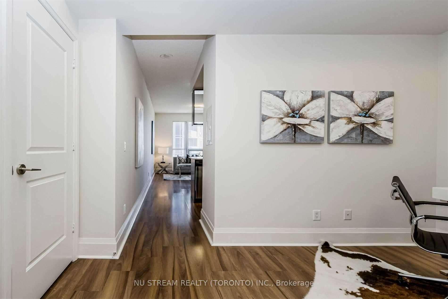 2 Bedrooms Condo at 100 Harrison Garden,  Toronto For sale