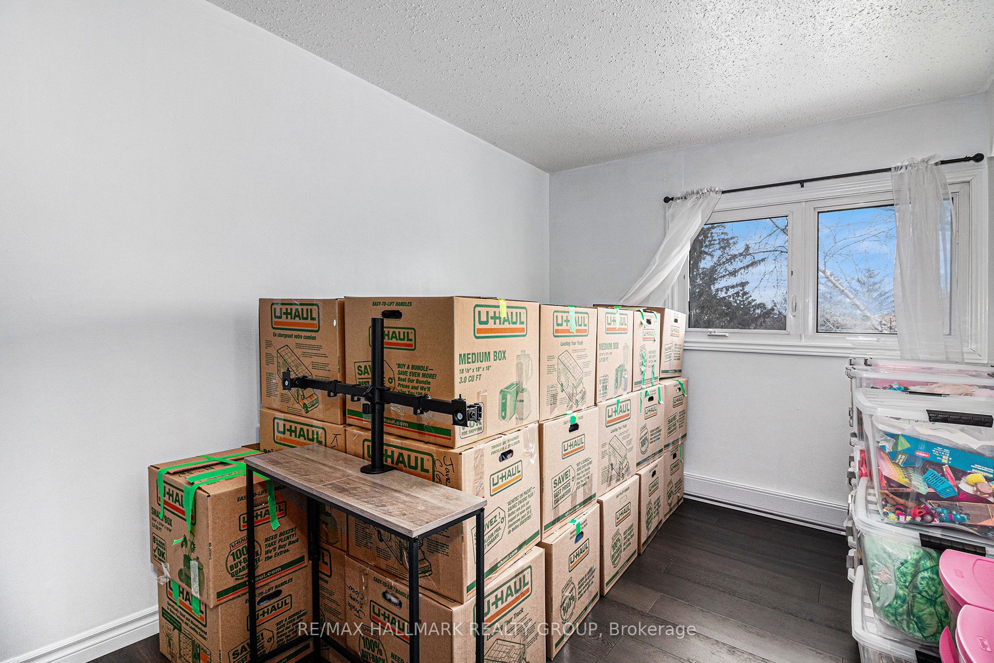 335 Stowe Court, Kanata, ON K2K 1Z6