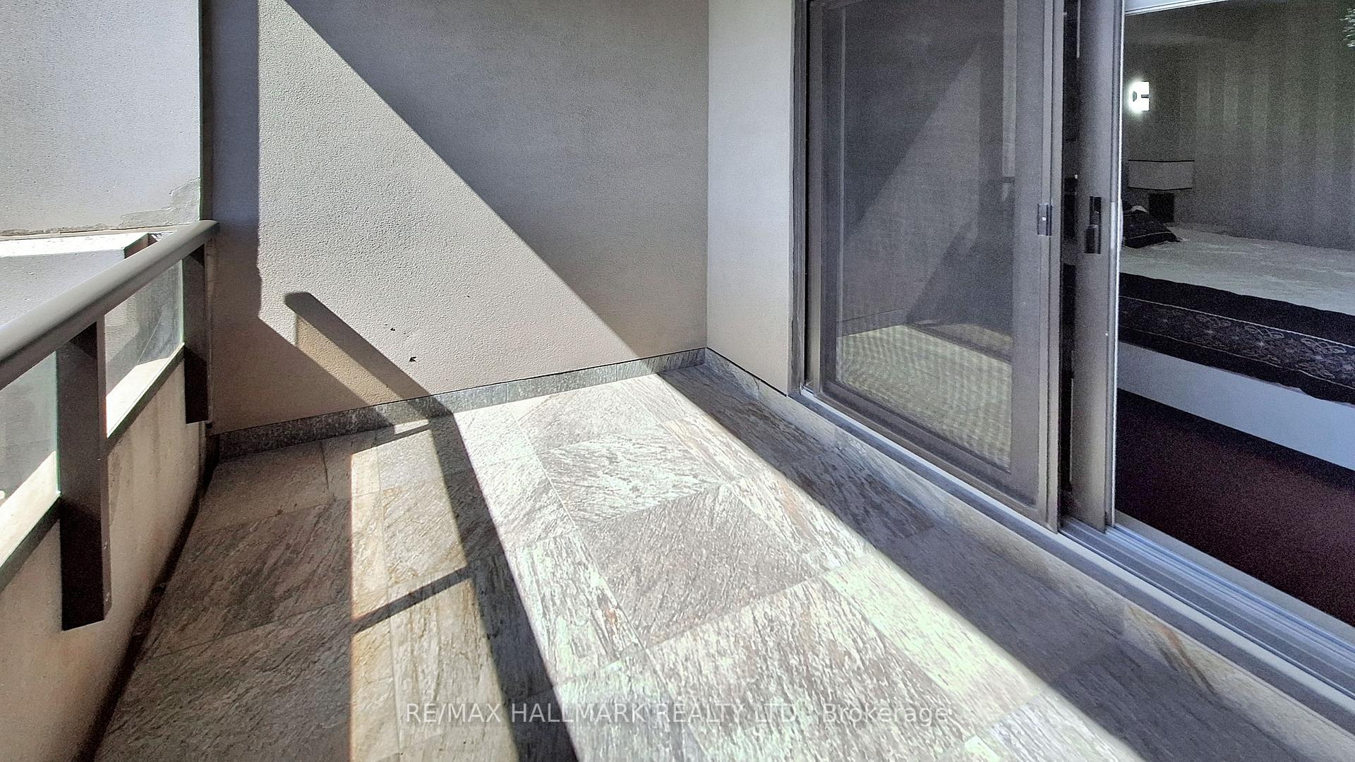 3 Bedrooms Condo at 9245 Jane, Vaughan For sale