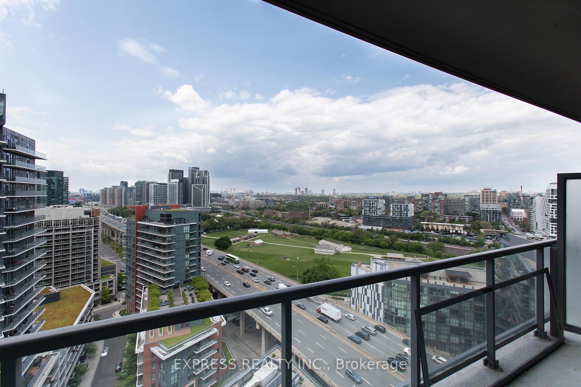 2 Bedrooms Condo at 20 Bruyeres, Toronto For sale