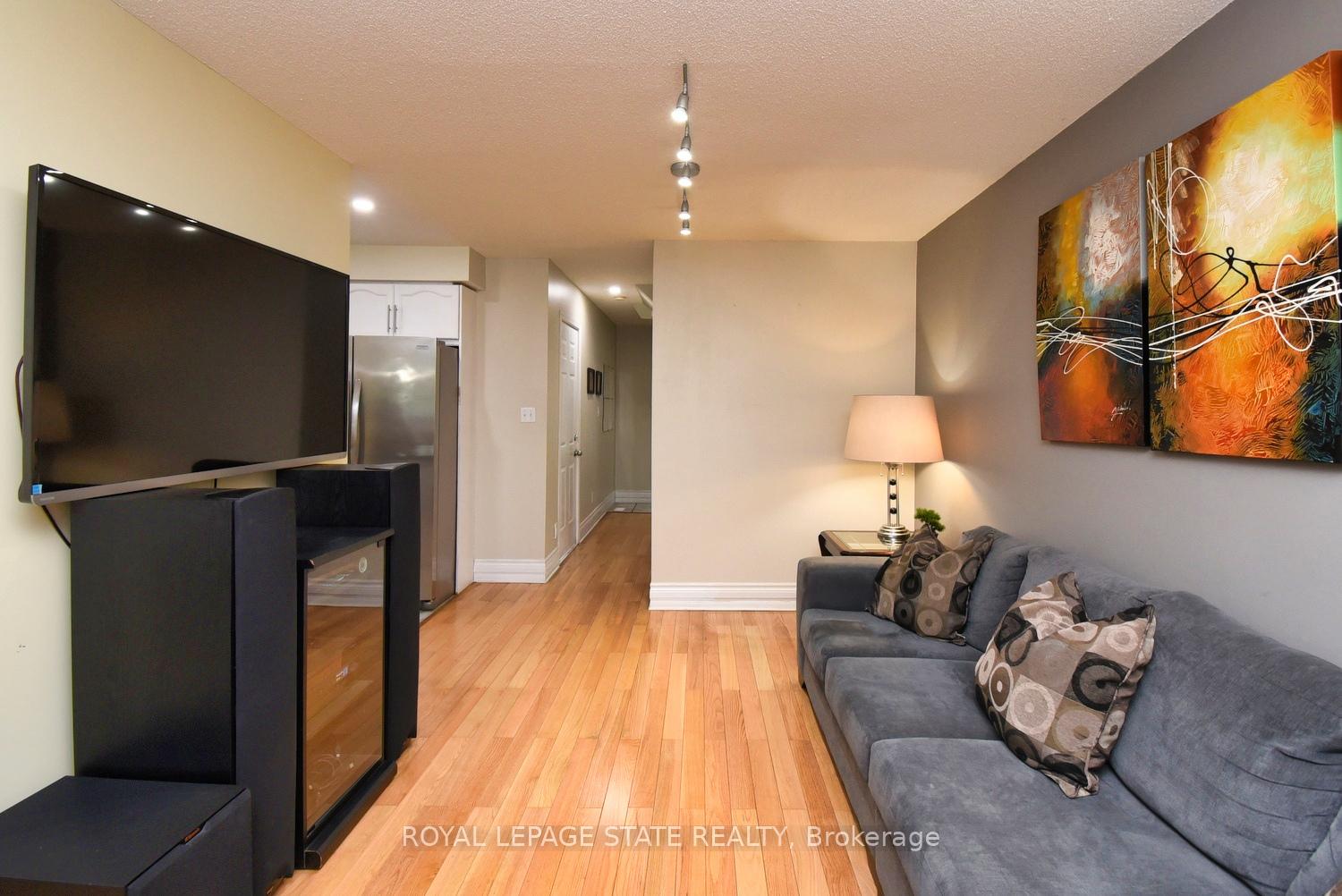 3 Bedrooms Condo at 565 Rymal, Hamilton For sale