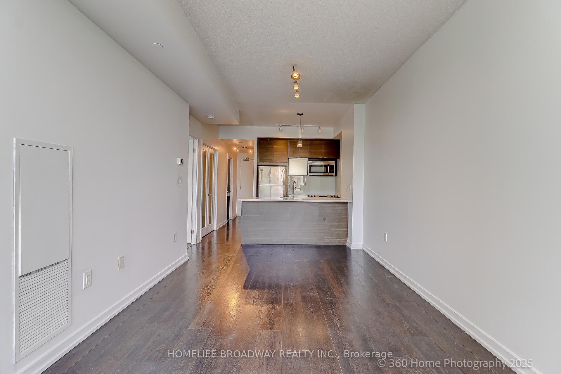 2 Bedrooms Condo at 62 Forest Manor, Toronto For sale