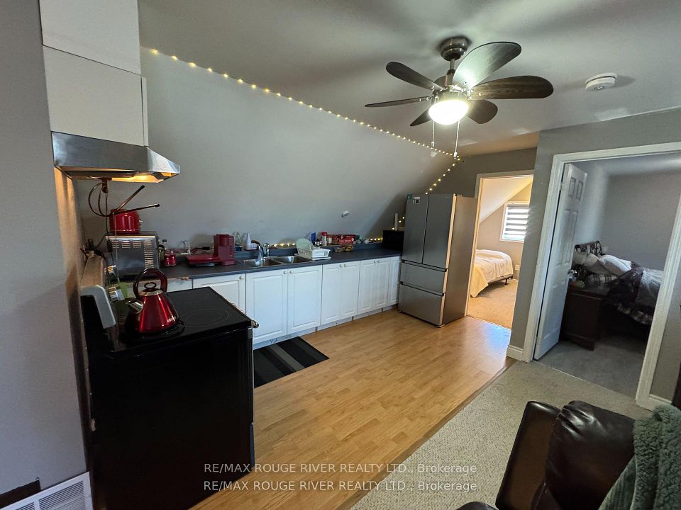 319 Dover Court, Oshawa, ON L1G 6G7