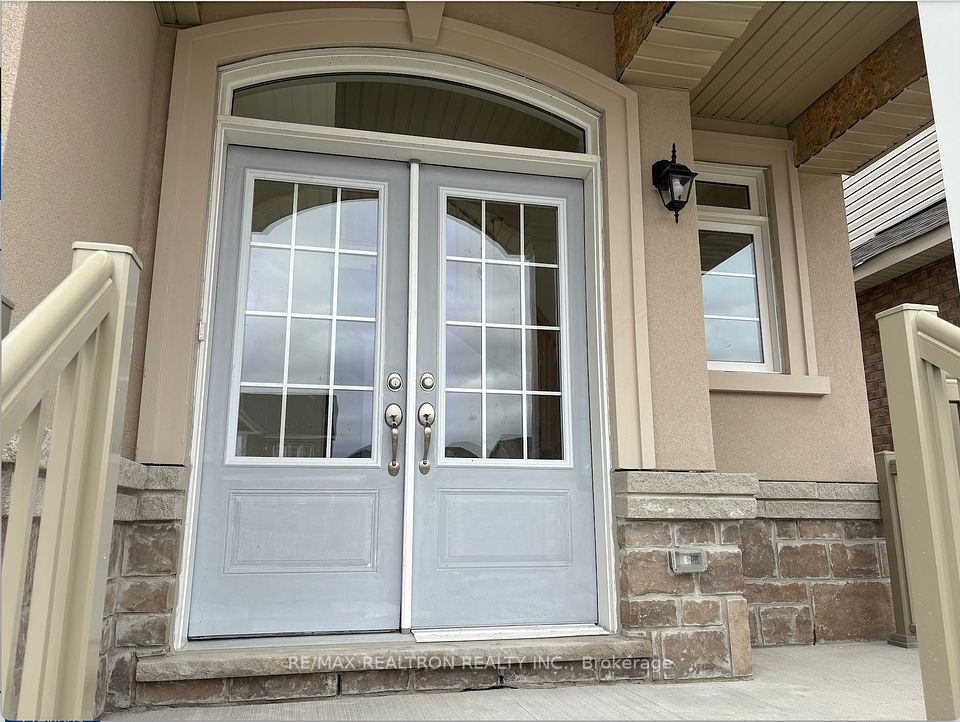 6 Heather Fullerton Avenue, Georgina, ON L0E 1R0