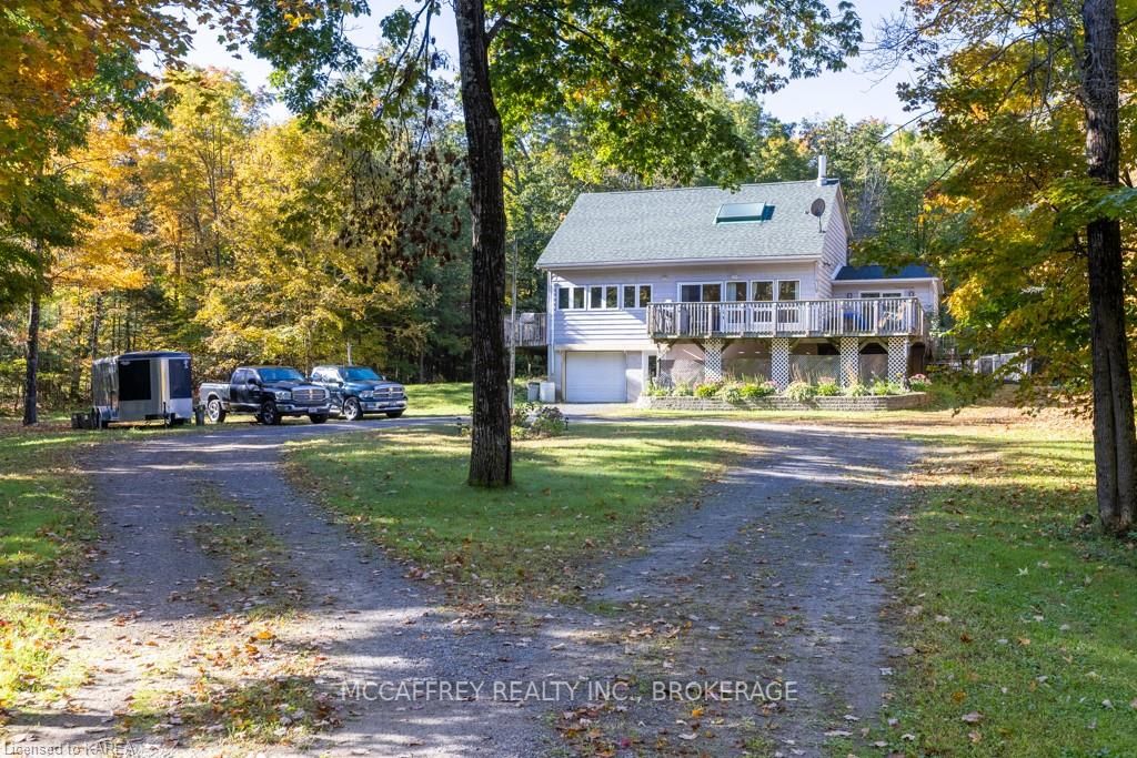 26 SKOOTAMATTA LAKE Road, Addington Highlands, ON K0H 1K0