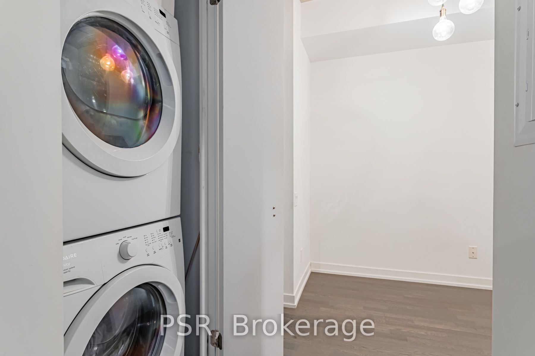 560 King Street W, #610