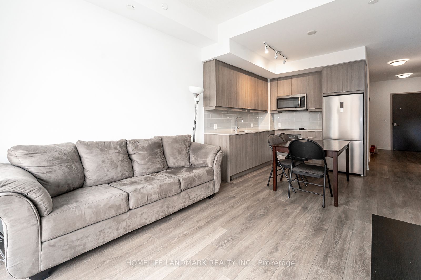 32 Forest Manor Road, #210