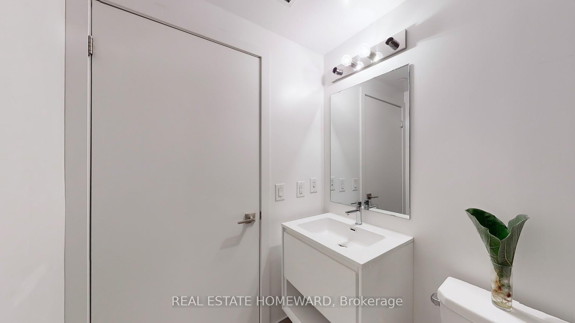 1 Bedroom Condo at 159 Wellesley,  Toronto For sale