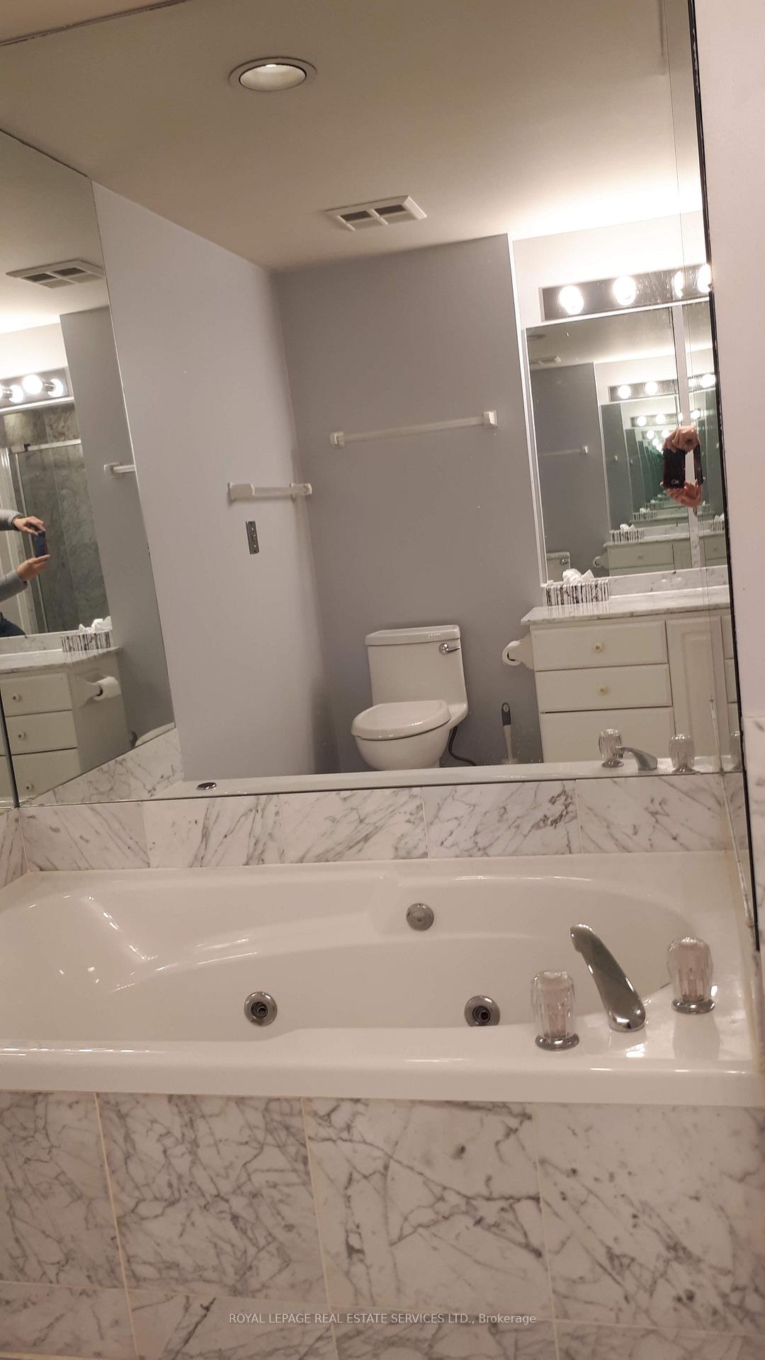 1 Bedroom Condo at 1 Aberfoyle, Toronto For sale