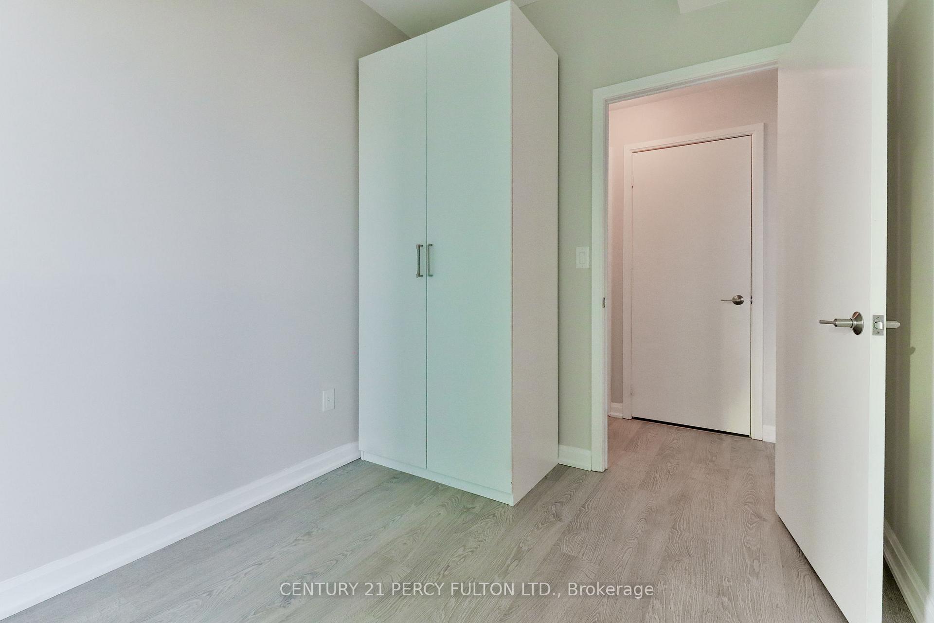 2 Bedrooms Condo at 9 Bogert, Toronto For sale