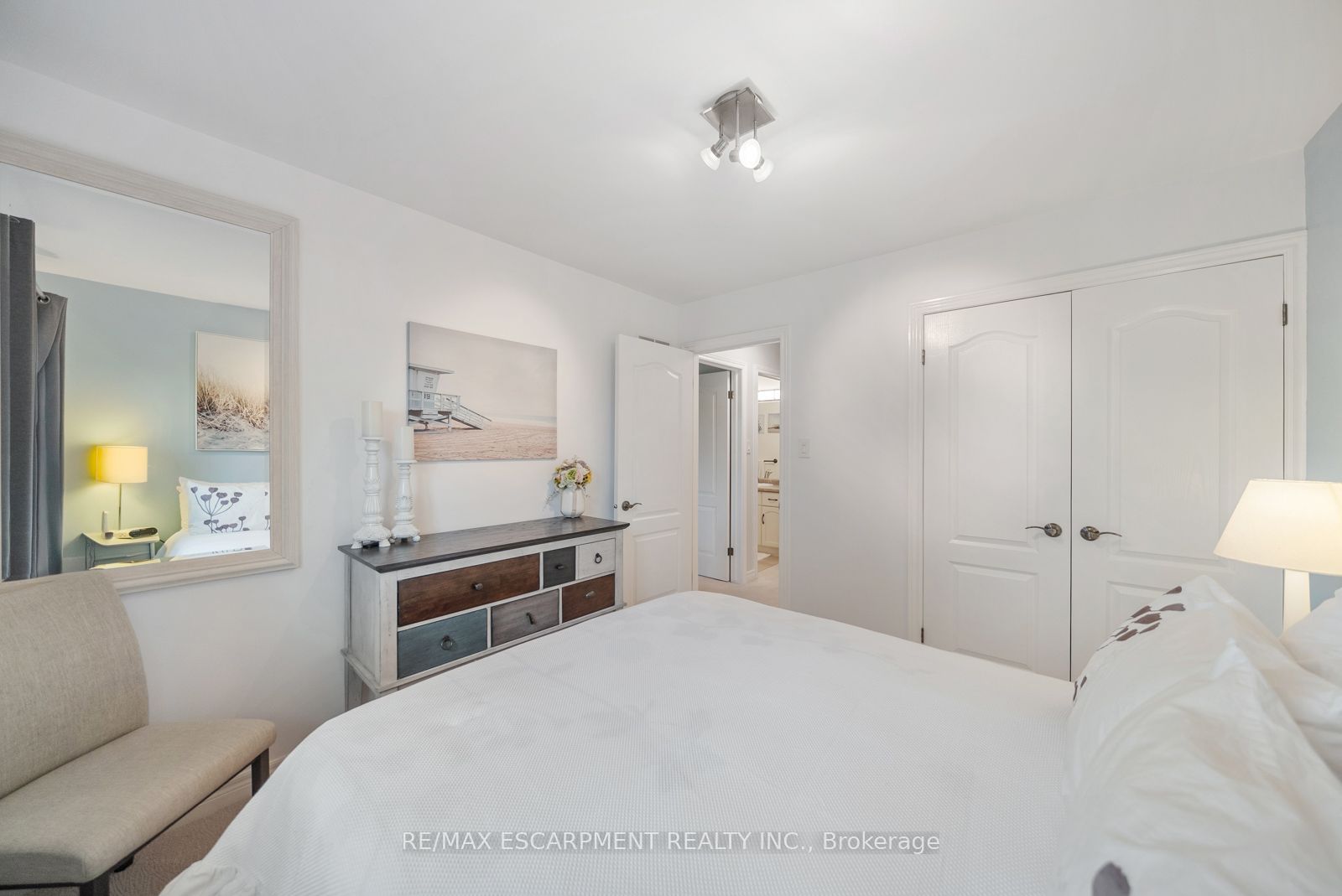 16 OLIVIA Place