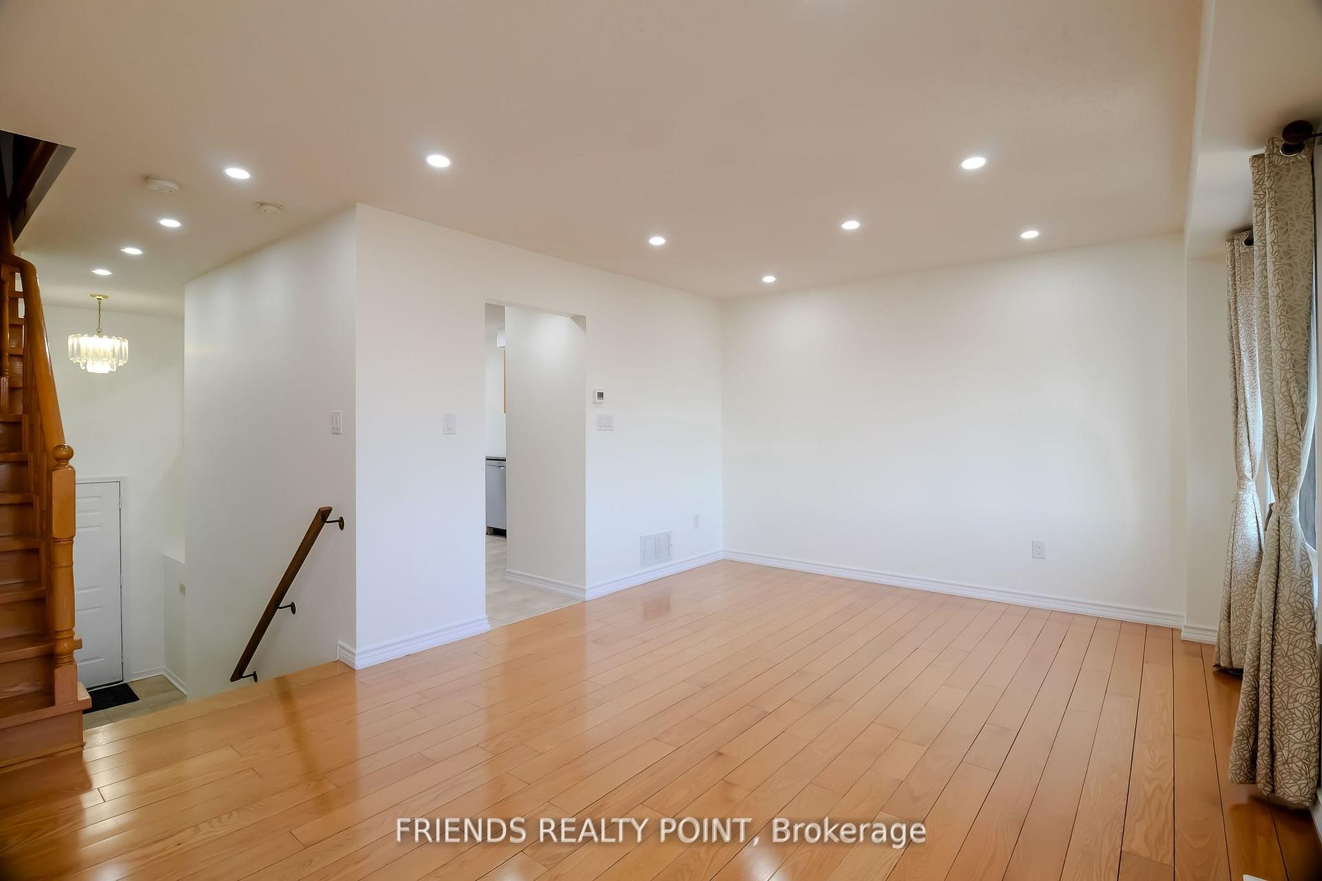 4 Bedrooms Condo at 1075 Ellesmere, Toronto For sale