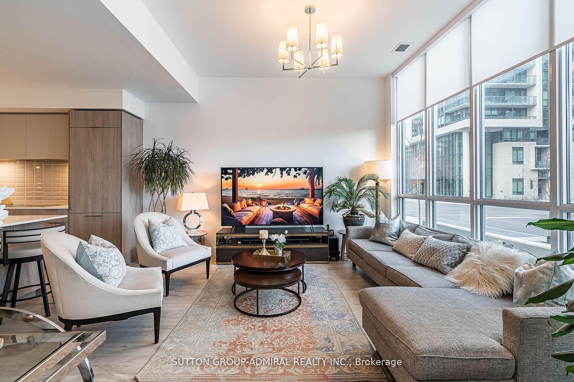 3 Bedrooms Condo at 70 Annie Craig, Toronto For sale