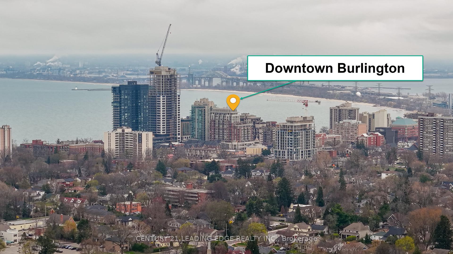 3 Bedrooms Condo at 2435 Woodward,  Burlington For sale