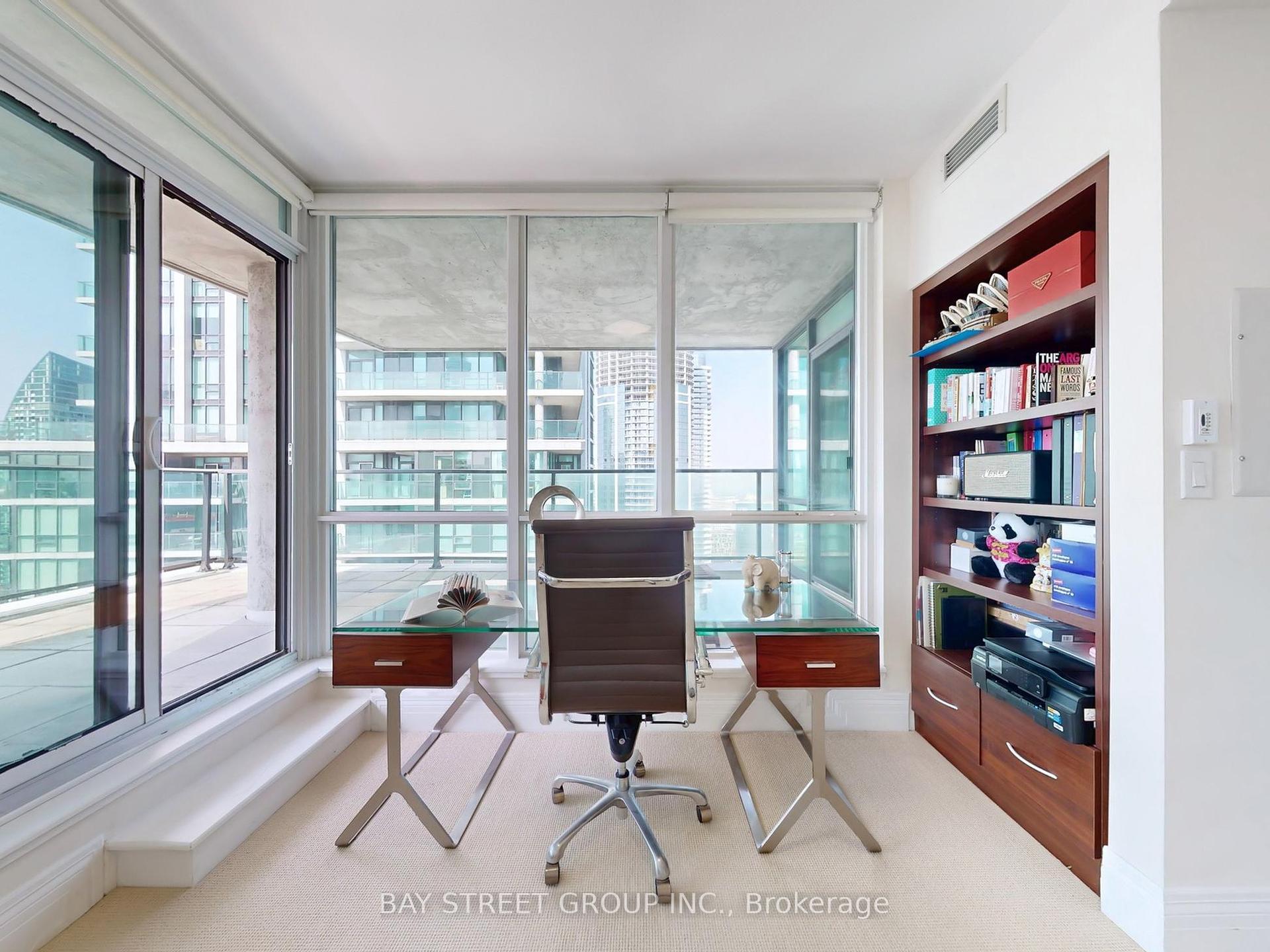 3 Bedrooms Condo at 33 BAY, Toronto For sale