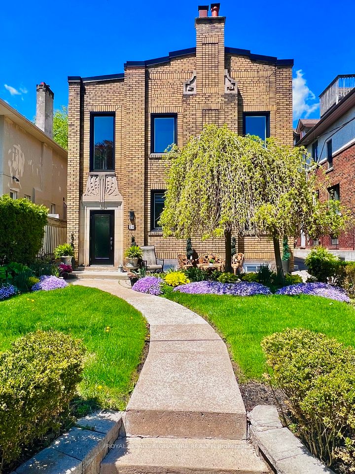 24 College View