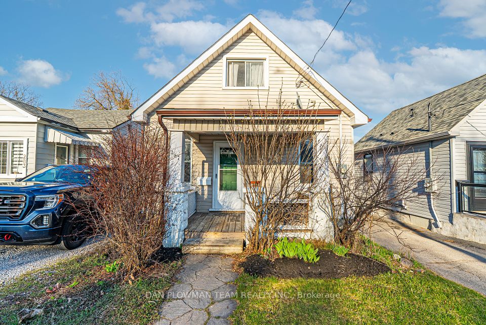 287 Nassau