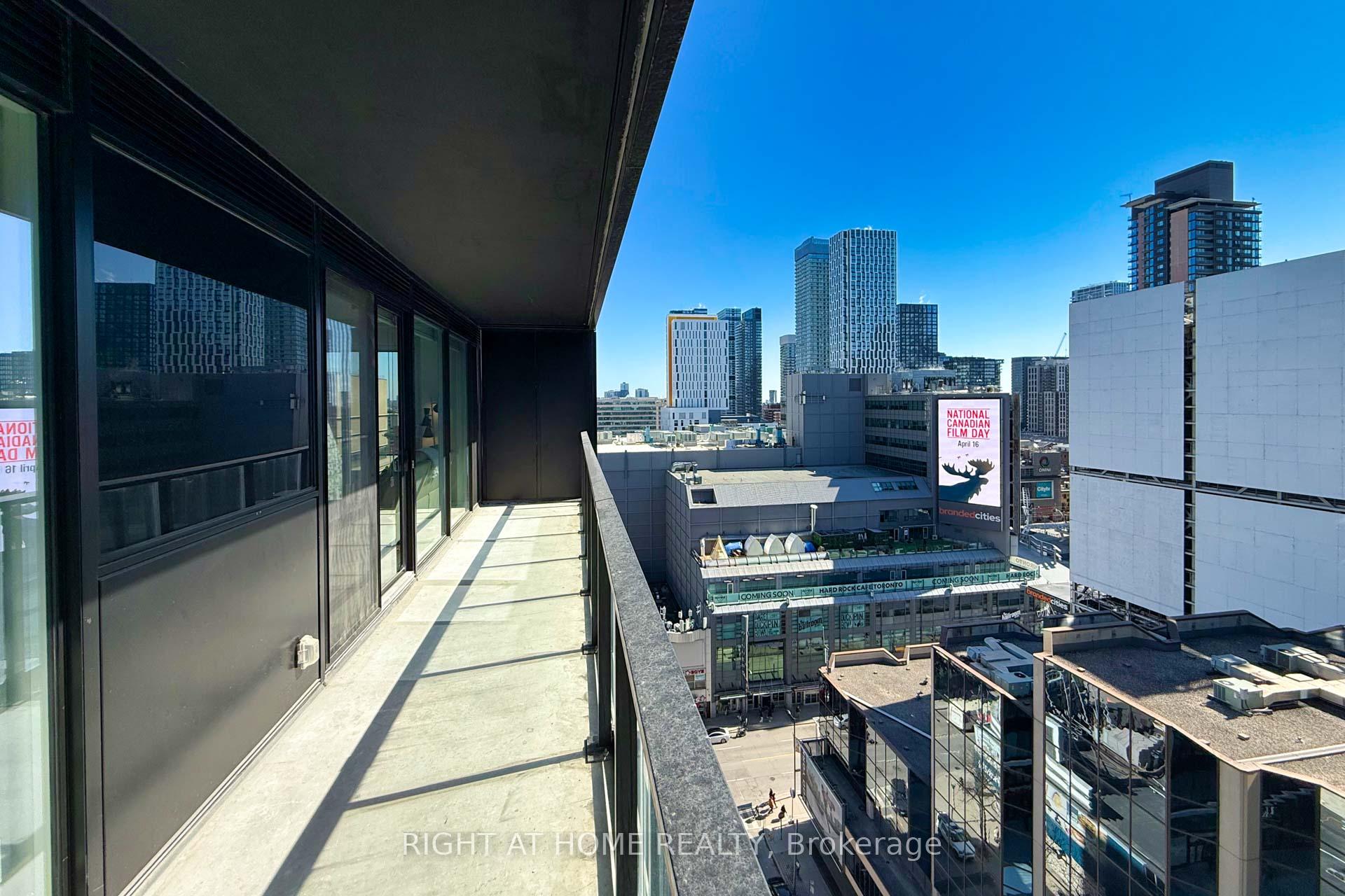 3 Bedrooms Condo at 20 Edward, Toronto For sale
