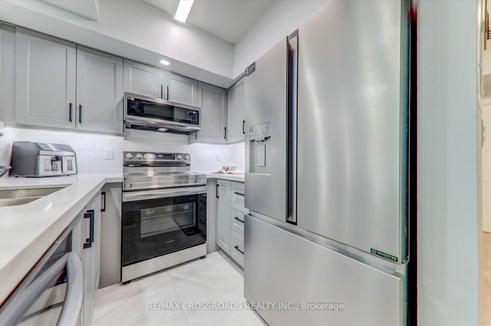 3 Bedrooms Condo at 3047 Finch, Toronto For sale