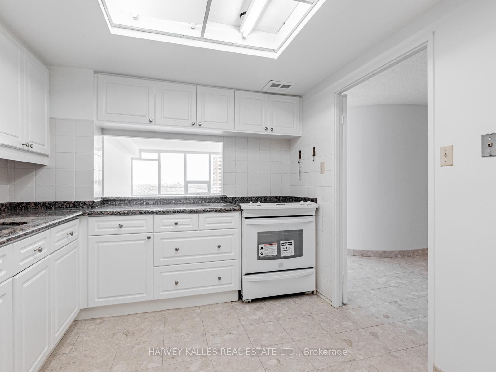 55 Skymark Drive 2004