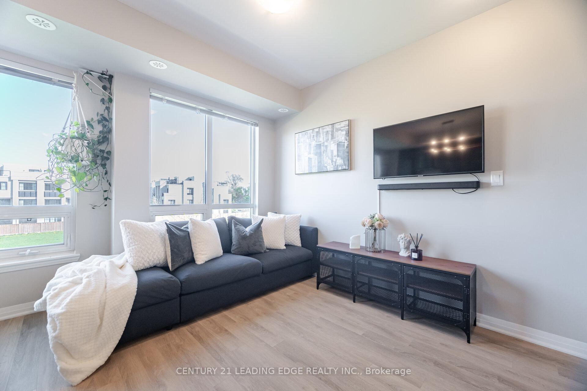 2 Bedrooms Condo at 650 Atwater, Mississauga For sale
