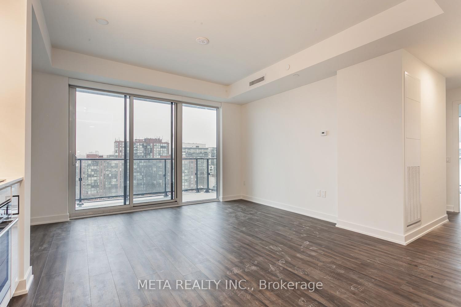 2 Bedrooms Condo at 9 Tecumseth, Toronto For sale