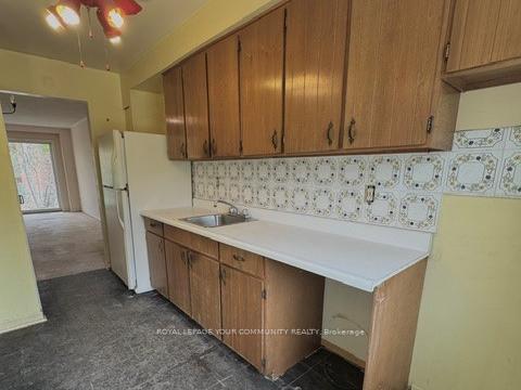 2 Bedrooms Condo at 537 Steeles,  Toronto For sale