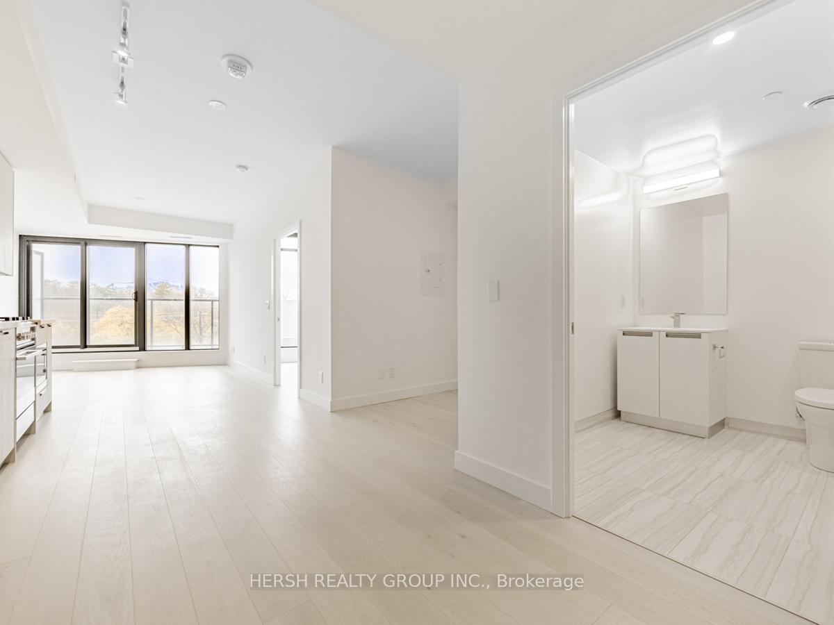 2 Bedrooms Condo at 160 Kingsway,  Toronto For sale
